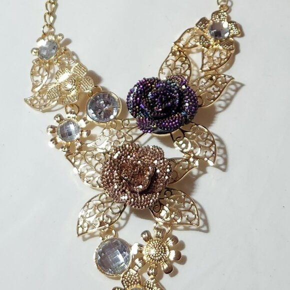 Intricate large bib necklace & earrings rose costume jewelry gold tone NWT - Picture 1 of 4